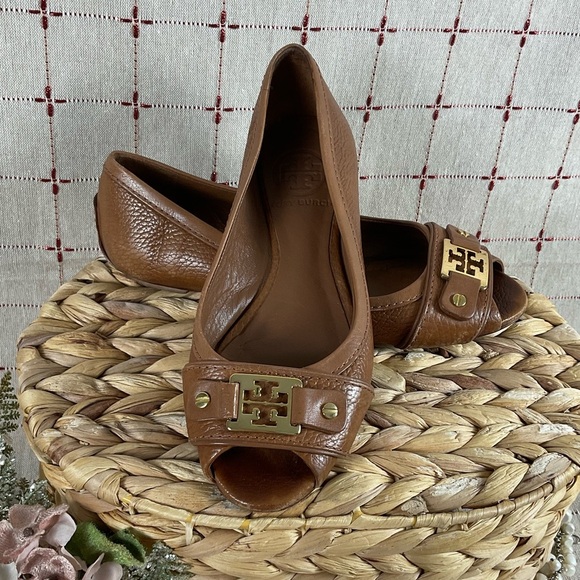 Tory Burch Shoes - Tory Burch “Cline” Peep Toe Brown Pebble Leather Flats Women's Size 5 M PreLoved